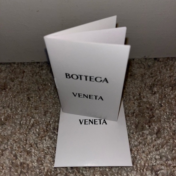 ABSOLUTELY GORGEOUS BOTTEGA VENETA CLIP BAG IN GRAPE~NWT - Picture 2 of 12